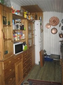 se det nye køkken
nu er gulvet snart færdigt.
man kan lave glidebaner på det